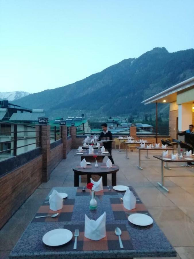 The Laurent And Banon Resorts Manāli Exteriör bild